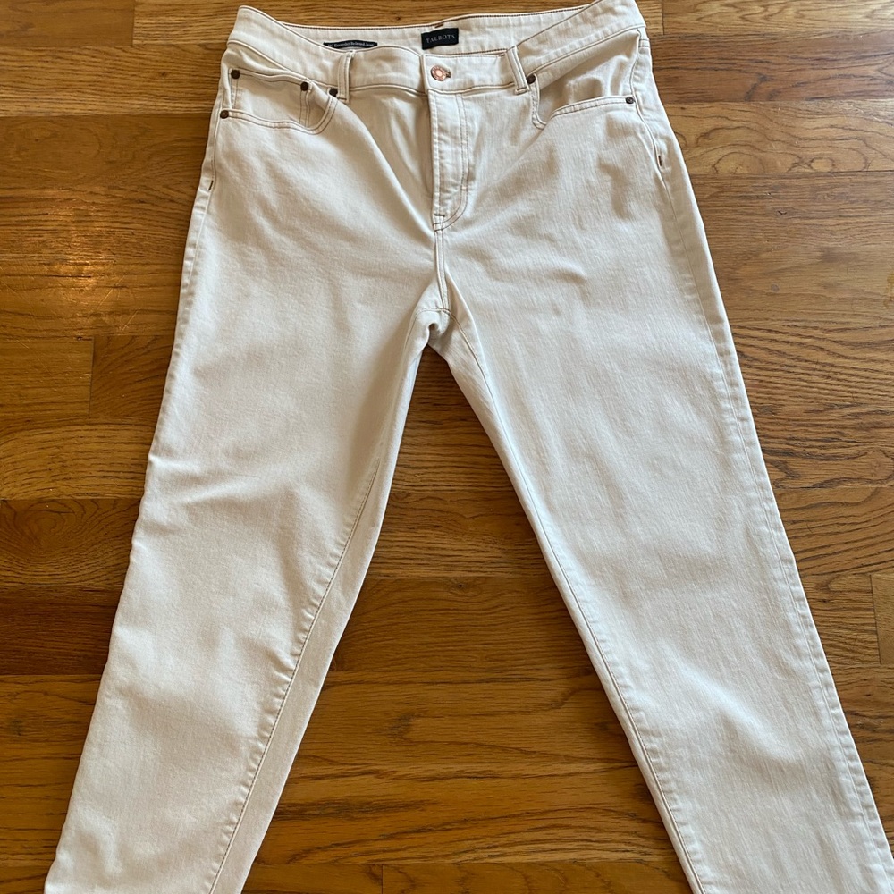 Talbots Everyday Relaxed Jean. Cream colored with tan stitching. EUC. Size 12